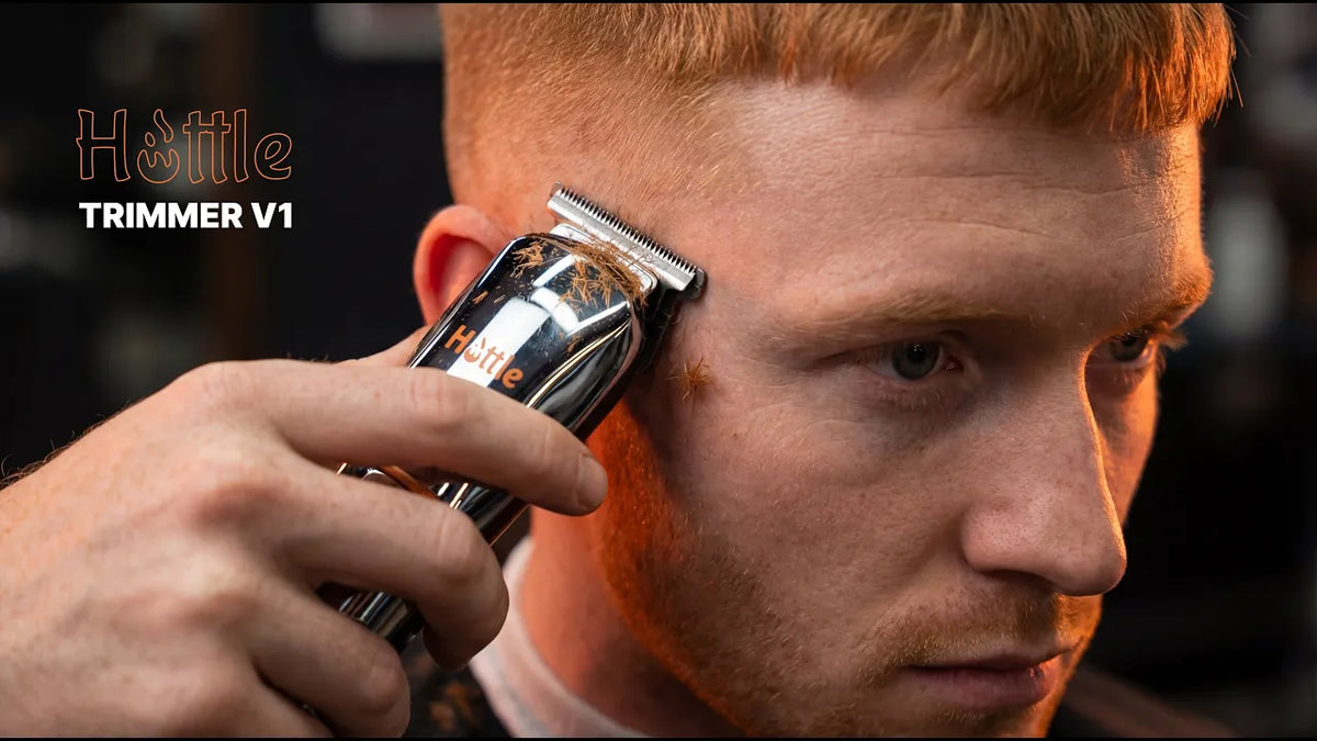 Bărbat conturându-și barba cu Trimmer V1