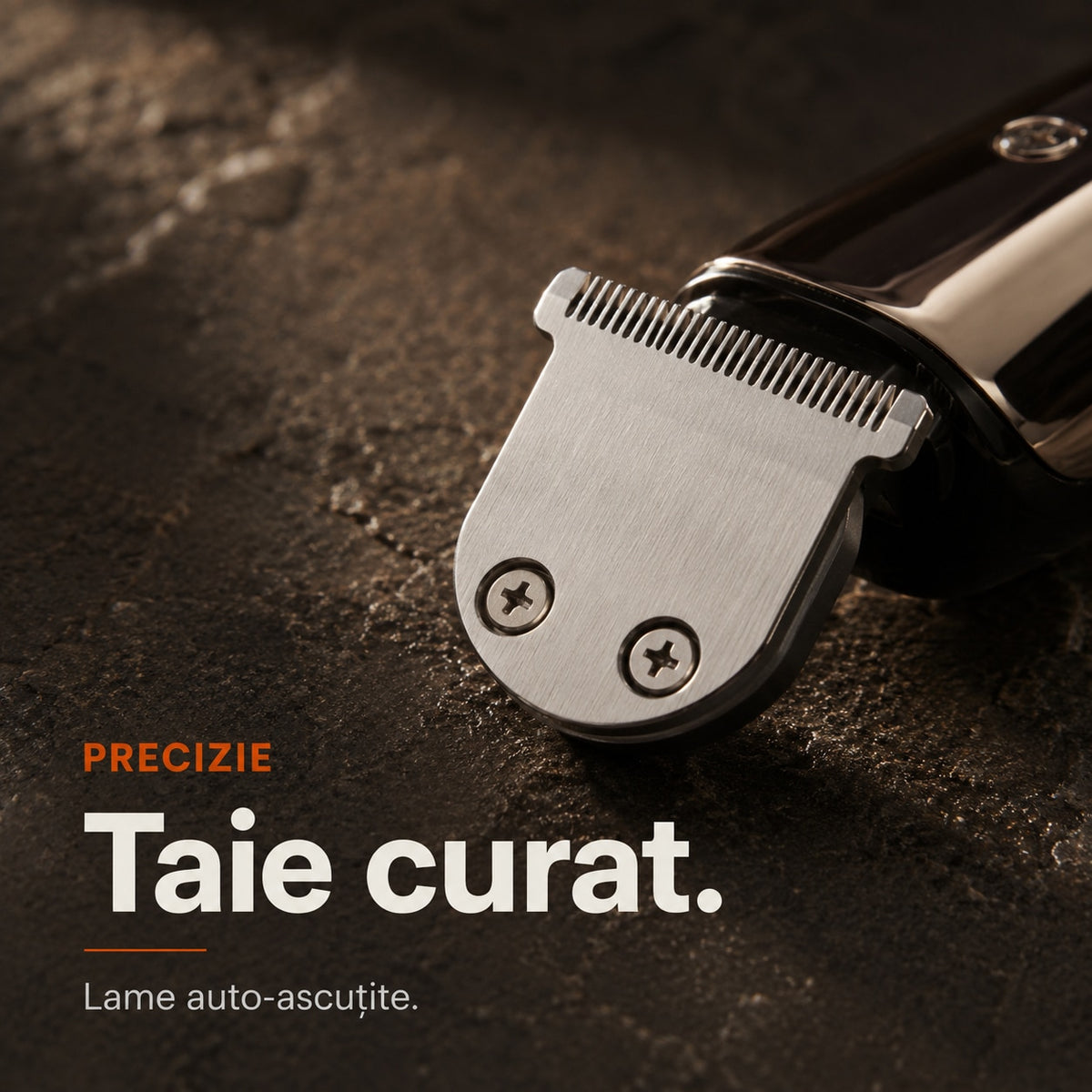 Prim-plan cu lama din inox a Trimmer V1